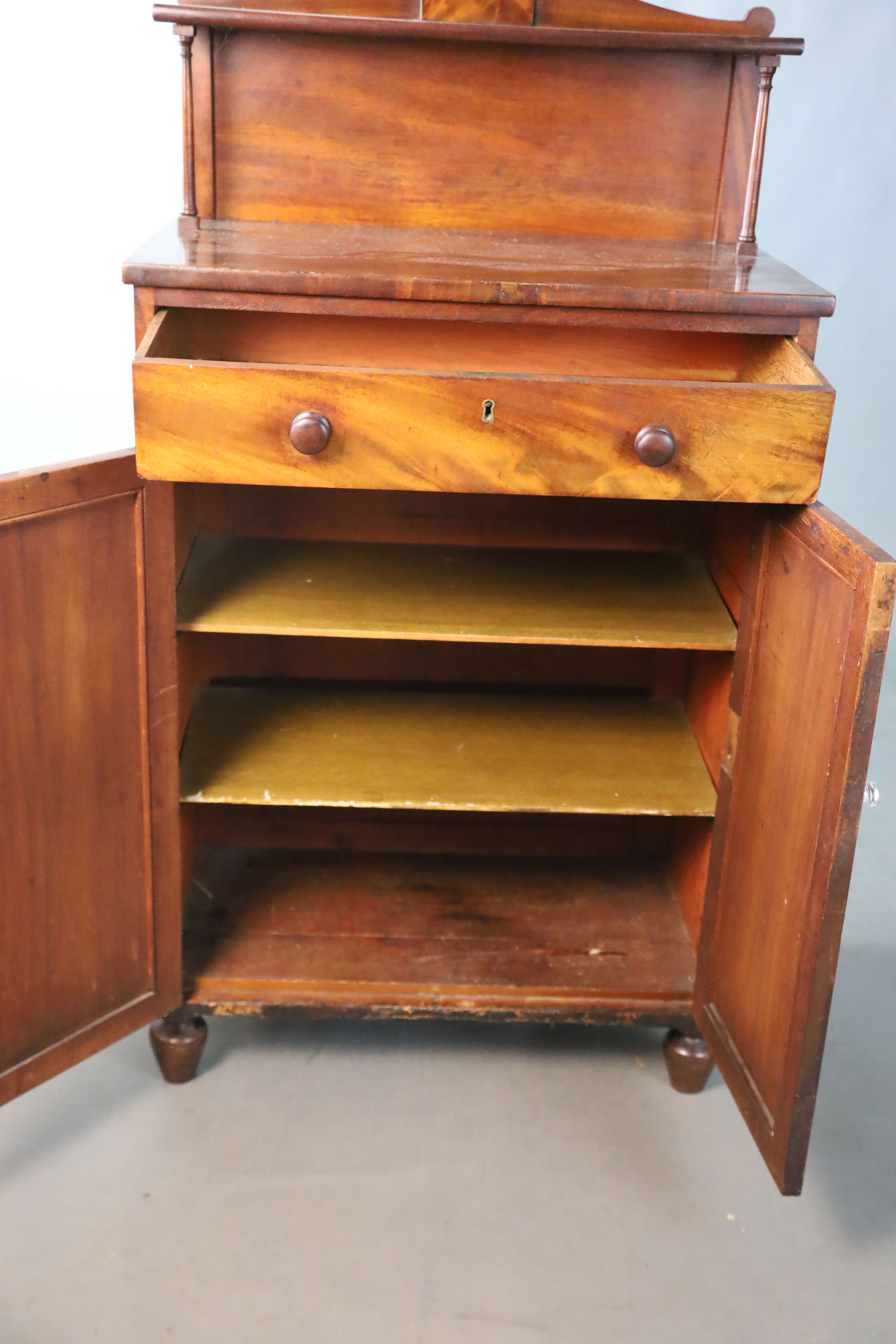 A small Regency mahogany chiffonier, W.72.5cm D.41cm H.134.5cm